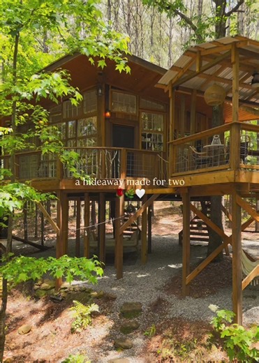 Wanderlust Treehouse Retreat for Romantic Getaways