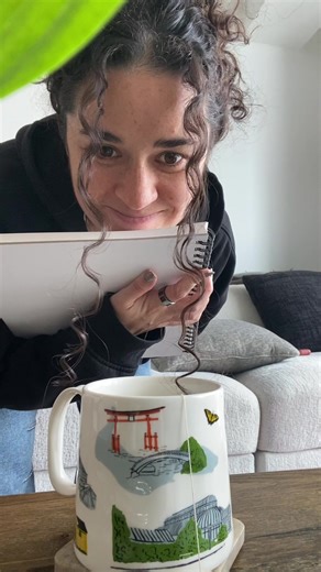 Un regalito para mi hija en camino 🥰🦋🎁. #whimsy #regaloshechosamano #handmade #drawing #fyp