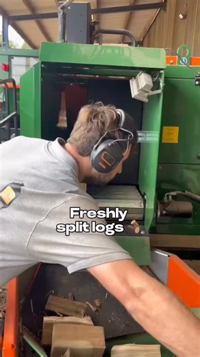 Freshly split and ready for the kiln 🔥 Our Posch K700 makes light work of larger rounds, cutting and splitting them down before sending them up the conveyor and into our IBC’s. From there, it’s all about kiln-drying to create the perfect ready-to-burn logs. At Stovewood Direct, our family firewood business takes care of every stage – from splitting and drying to bagging and delivering direct to your door. The result? Premium kiln-dried firewood that burns hotter, cleaner, and longer. #firewoodp