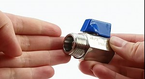 QWORK 2 Pack 1/2" NPT Threaded Stainless Steel Ball Valve, Shut-Off Valves, Mini Ball Valves NPT thread 1/2" Male and Male Threads, Standard Port Flow for Smaller Valve Sizes