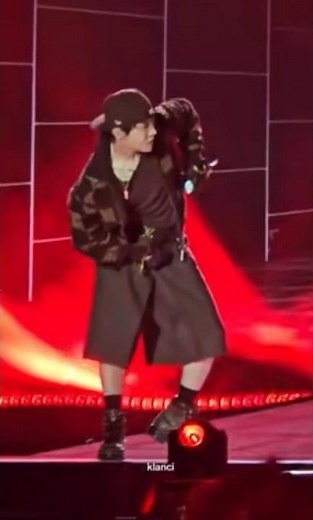 j-hope Performs “MIC Drop” Live 🔥💜 | Powerful Dance Performance