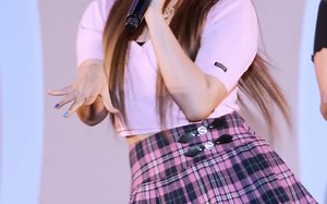 【4K直拍妙妙屋】李承利 Nancy 经典粉色格裙战衣