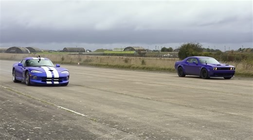 Dodge Viper GTS vs Challenger R/T Scat Pack: Mopar Drag Race Battle - DodgeForum.com