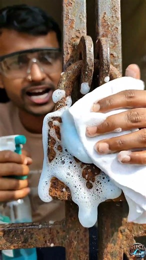 Rusty Tala Ko 5 Sec Me Naya Bana Diya 😱🔐 | Full Foam Cleaning Magic!