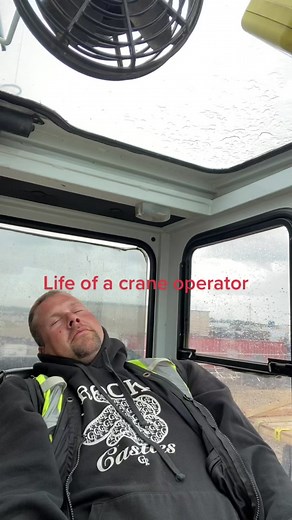 Life of a Crane Operator - Funny Moments and Challenges Revealed