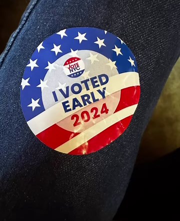 Miami pool challenge 🥰🥰🏊‍♀️ | Chloe Moretz Grace