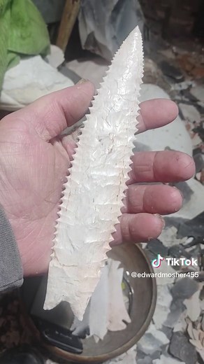 #flintknappingart #foryoupage #knappingarrowheads #mosherknapping #flintknapping