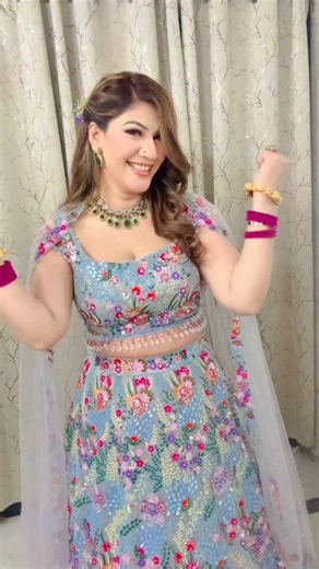 Sheetal dedha on Instagram: "🌸🌸👗👸🏻"