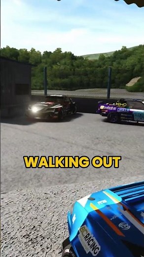 How to use walking out in Assetto Corsa