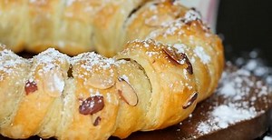 Try This Easy Yet Heavenly Almond and Pastry Dessert Recipe