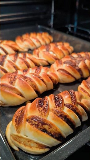 Jam-Filled Braided Pastry – Soft, Fluffy & Easier Than It Looks