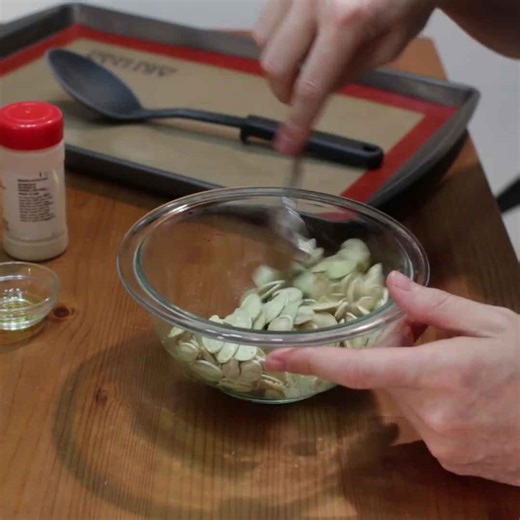 How to make roasted pumpkin seeds | Trailer version