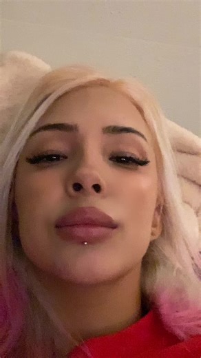 lauren Pixie (@laurenpixie01)’s videos with escape - Kilgore Doubtfire