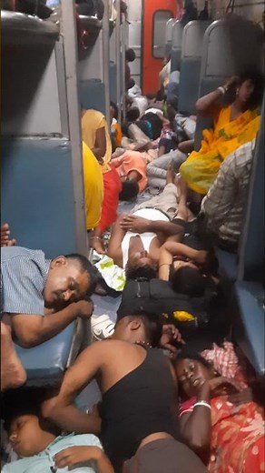 Full packed General bogie of Howrah bengaluru train #shorts #shortfeeds #indianrailways #railgate