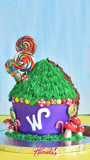 Willy Wonka Cake https://www.hanielas.com/willy-wonka-cake/ | Haniela's