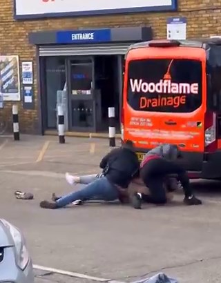 This was like watching a 3 on 1 vs Abdullah the Butcher