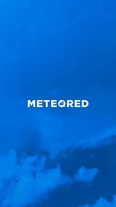 27K views · 140 reactions | Spectacular shock waves at the volcano  #Etna, Italy! The phenomenon occurred at the Southeast Crater, which has shown high activity in recent weeks. | Meteored | Facebook