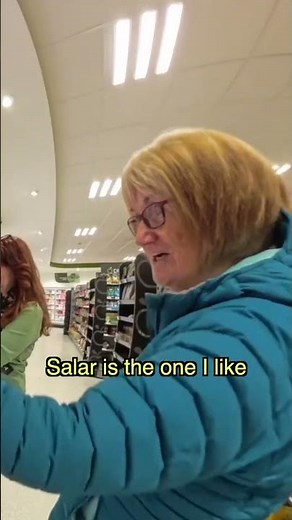 A friendly conversation in Gaelic while buying salmon