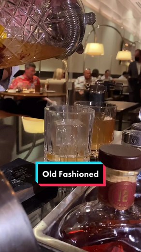 Tableside Cocktail Service: The Art of Mixology