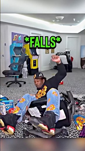 Offset Fell from Kai Cenat’s Chair on Stream 😂