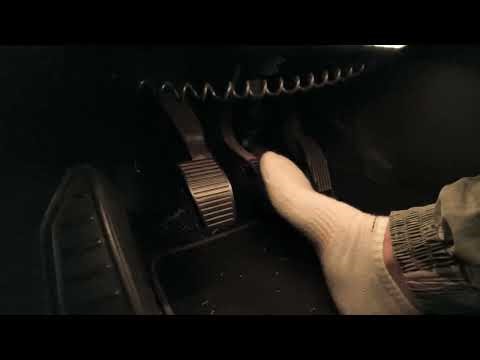 Driving in white socks •| The stockings have slipped off |•