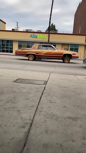 Taking you back... 😉 #eastla #lowriders #eastlos #losangeles #car #carclub #classiccars #cali #cruising