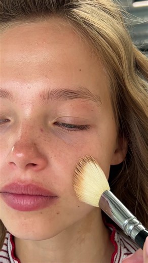 Mesmerizing Mirte Rooze for Princess Polly