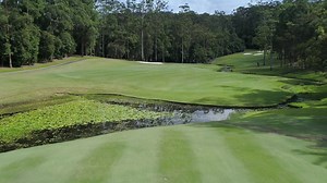 20K views · 438 reactions | HOLE 1 Bonville Golf Resort If played conservatively with a club that can’t reach the left hand bunker the first fairway is quite generous, the water down the right is sure to add to the first tee nerves though. Take one extra club when approaching the green to avoid the cavernous bunkers. ⛳ #ExperienceTheBeauty #AustraliasFavouriteGolfCourse | Bonville Golf Resort | Facebook