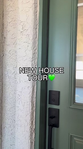 Empty house tour🖤🤍#housetour #emptyhouse #hometour #housetours #ourhome #ourhouse #newhouse #homeownership #homesweethome #homebuying #homedecor #homeowner | Peachyyymaddii