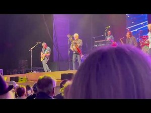 CHICAGO Performs INTRODUCTION to Open Concert at Baycare Sound in Clearwater, Florida on 4/11/2025