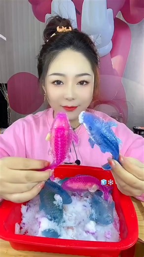 Satisfying Ice Eating ASMR Experience
