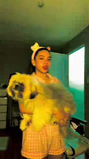 Sofer laki ng bebeng yan HAHAHAHAH beh buong katawan ko si krone na😭 10months pa yan ha #shihtzusoftiktok #krone #pet #dogsofttiktok #viral