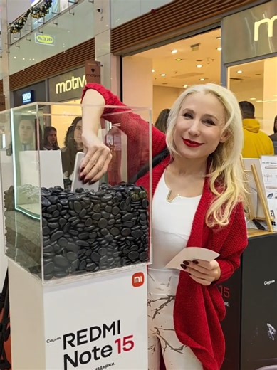 Redmi Ви предизвиква 💫 да се осмелите да тествате издръжливостта на серията Redmi Note 15! 5 телефона, които не се плашат да се отъркат в камъни, да се заровят в пясъка или да паднат от джоба! Можете да тествате лично до неделя в демо зоната в Mall of Sofia! За повече информация попитайте - в коментар 💫 #xiaomi #redmi #challenge #test #durability