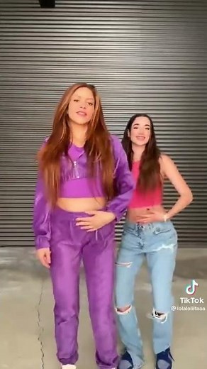 Shakira dancing to “Te Felicito”