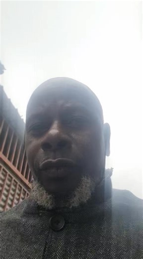 Bom dia guerreiros... Nos becos do Cazenga... | Baló Januário