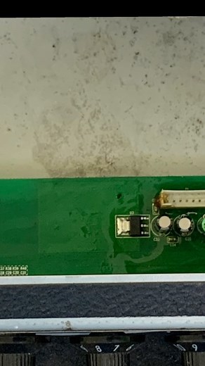 Reparación y mantenimiento de amplificador fender Champion 100. Se remplazó regulador de tensión de tarjeta electrónica. Ahora en fix instruments puedes realizar tu pago con tarjeta de débito o crédito. #fender #fenderamp #fenderchampion100 #electronics #electronicmusic #electronica | Fix Instr.