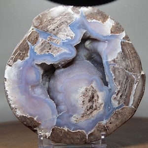 Dugway Geode Half: Juab County Utah Thunder Egg With Light Blue Quartz - Etsy UK