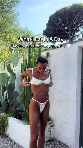 My diet the week before my hen do👙🐔👰🏽‍♀️ #caloriedeficit #fatloss #diet #lean #bikini