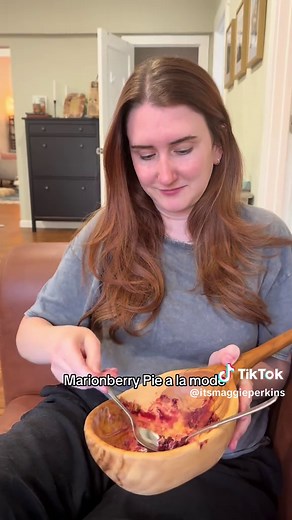 Delicious Marionberry Pie Recipe a la Mode