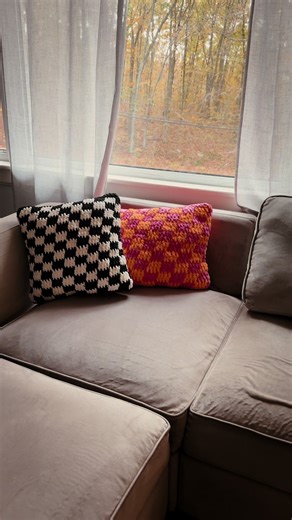 Pillow Talk: Cozy Checkered Crochet Pillow Design