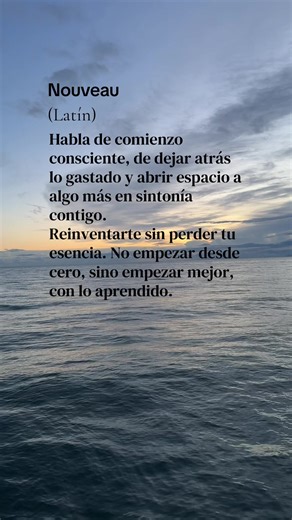 👉🏻 Illume 🌟 Viene del inglés y del latín illuminare, que significa “iluminar”, “dar luz”, “hacer visible”. #luz #pandora #paz #diccionario #lugaresincreibles