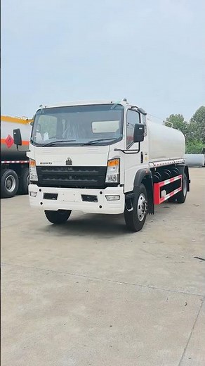 HOWO 8,000 liters mobile water bowser