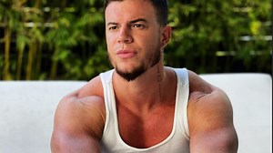 La pornstar AD Laurent choque à cause d'une soirée organisée en Suisse