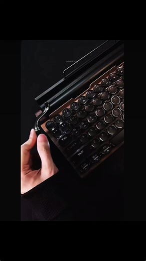 Typewriter Keyboard 83 Keys Vintage Wireless Mechanical Keyboard with Metal Round Blue Switch Mechanical Keyboard. link in bio