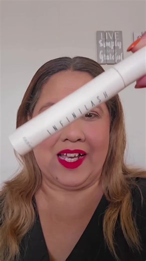 What if you wore mascara and ended up crying...? Don't worry, it happened to me too... Sensitive eyes? Allergies? Drama? Until I found these formulas that are gentle on my eyes. ✨️Infinilash Mascara ♡ Lifts ♡ Lengthens ♡ and extends lashes ♡ without making them look heavy. ♡ Ultra-black finish ♡ Clump-proof ♡ Twin-Vortex design brush ⭐️Zen Mascara ♡ Silicone brush ♡ Definition, length, and volume. ♡ Ultra-black pigments give a dramatic and voluminous look 🌟 Full Blast Mascara ♡ Dramatic lashes 