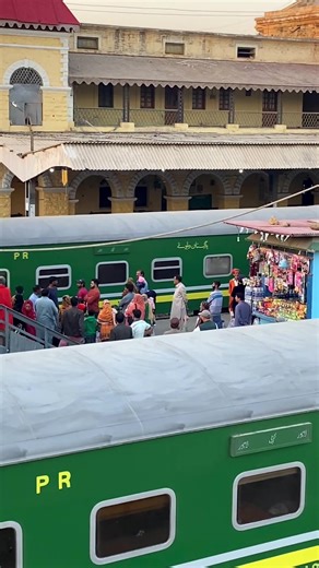 Explore Karachi Cantt Station and Karachi Express | Travel by Train