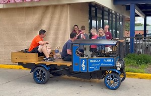 Tanner explaining how a steam Engine 🚂 works. A lunch run and back on about 15 gallons of water💧and a 5 gallon bucket of coal. It’s pretty darn cool because a lot of folks in this part of town know exactly who Tanner is. Friday evening he and his team put the 195 member Bulldog marching band on the Edmond Memorial 🏈 football field and performed 1/2 of their show! #STEAM #STEM 8.30.25 | Mike Morgan