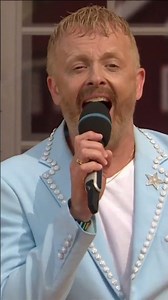 Ross Antony performs Sugar Sugar with Stefan Mross 😍💃 #rossantony #schlager #shorts