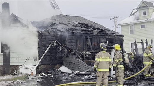 Fire destroys a home in Newfane