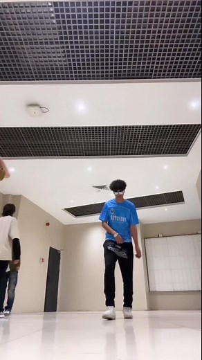 زمین خیلی لیز بود😂😂 #Explore #dance #tiktok #اکسپلور #iranian #tehran #دنس